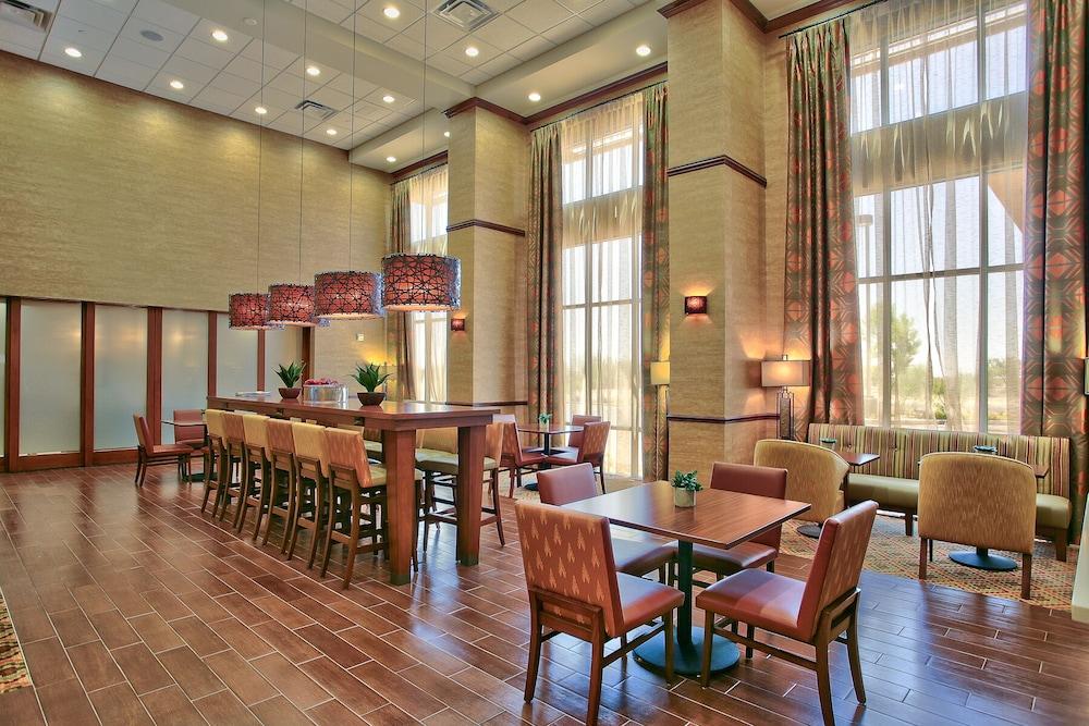 Hampton Inn & Suites Scottsdale At Talking Stick Extérieur photo