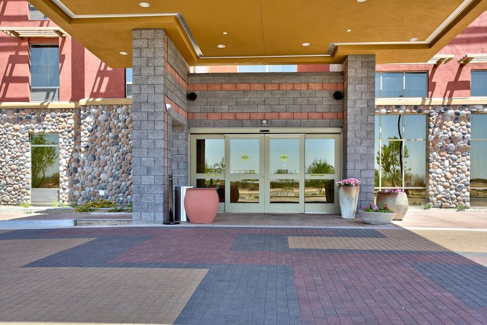 Hampton Inn & Suites Scottsdale At Talking Stick Extérieur photo