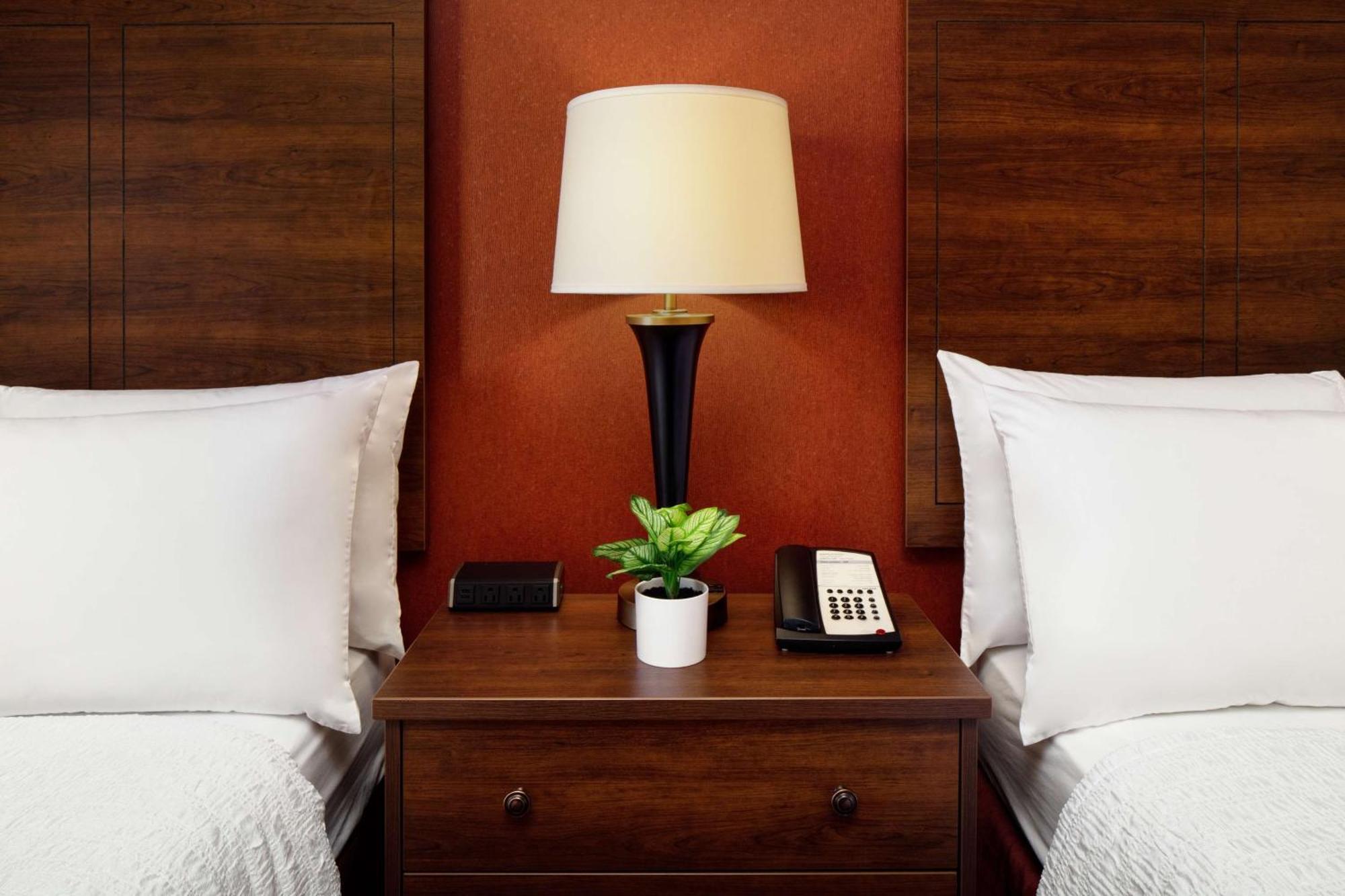 Hampton Inn & Suites Scottsdale At Talking Stick Extérieur photo