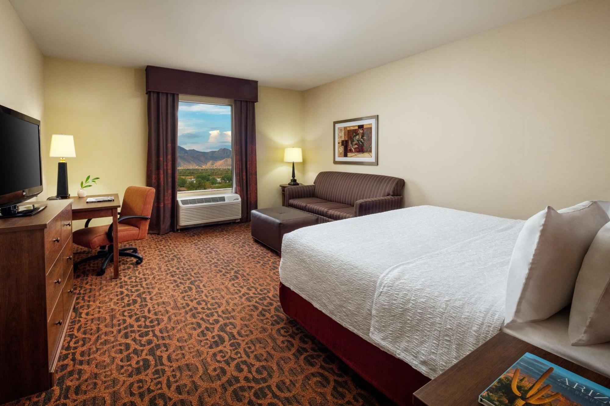 Hampton Inn & Suites Scottsdale At Talking Stick Extérieur photo