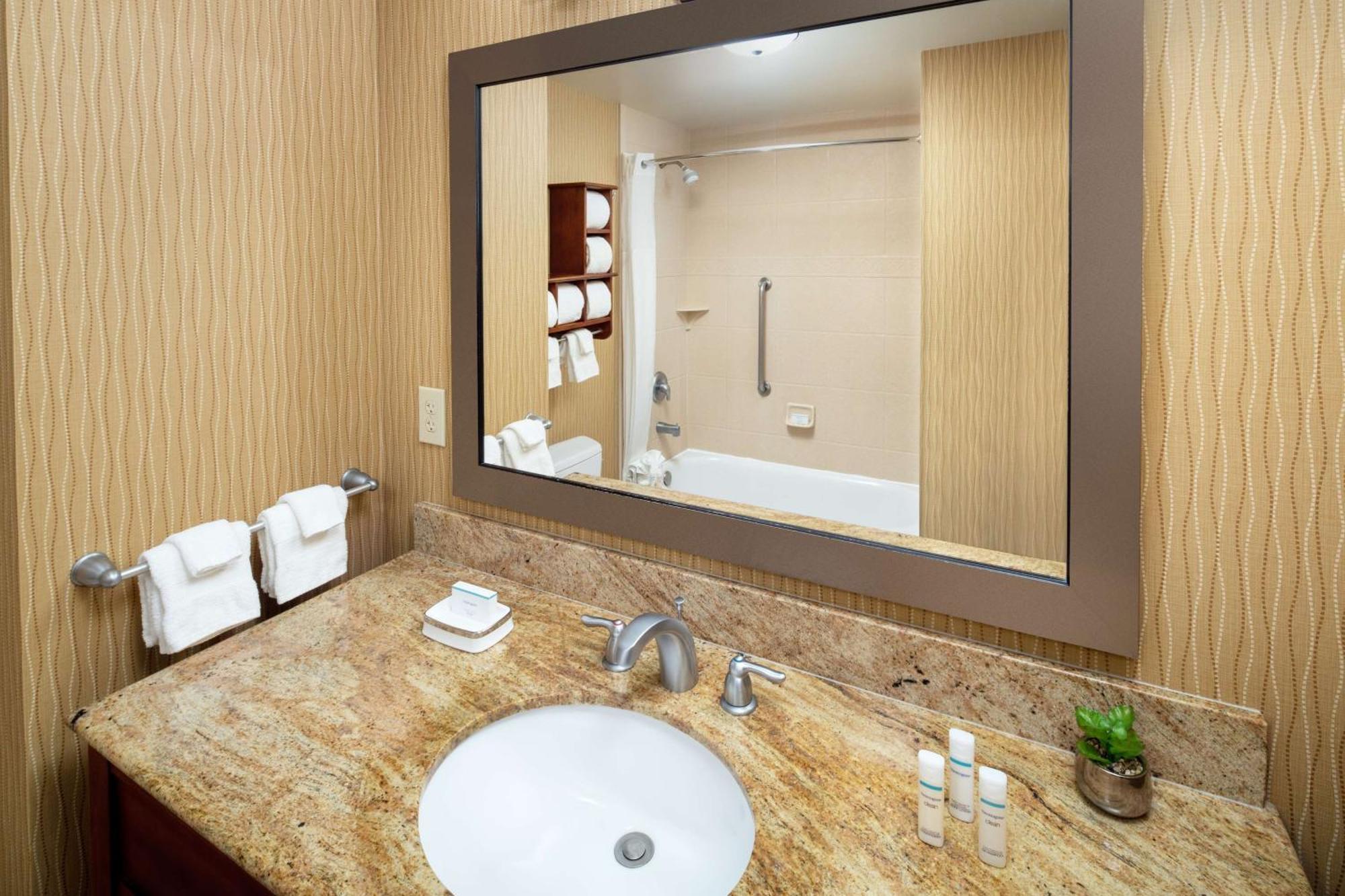 Hampton Inn & Suites Scottsdale At Talking Stick Extérieur photo